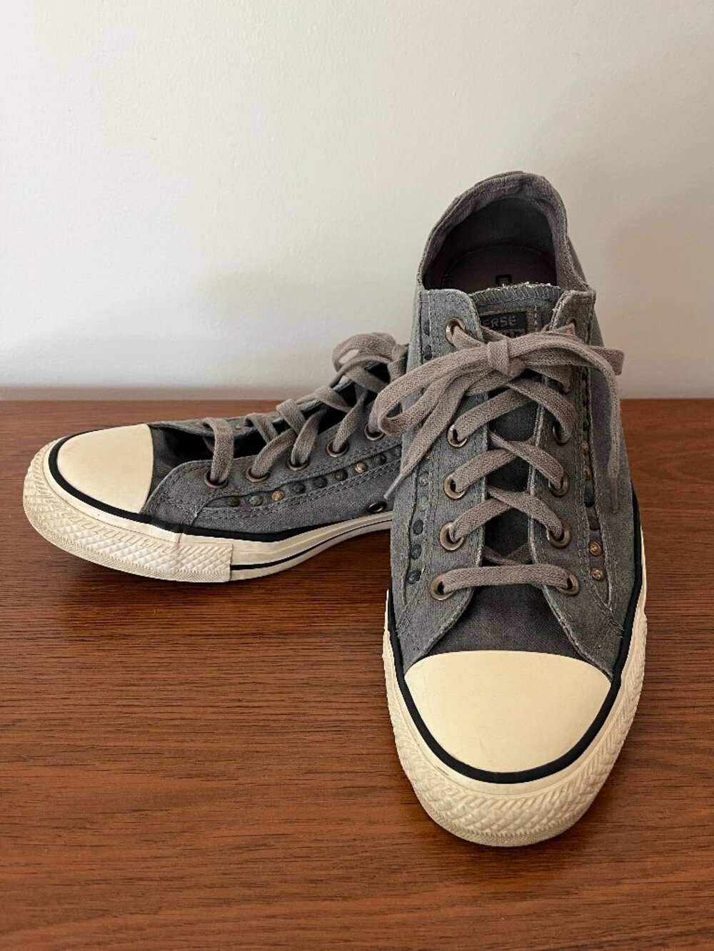 Converse All Star Ox Studded Gray Low Top Sneakers  Size 9.5